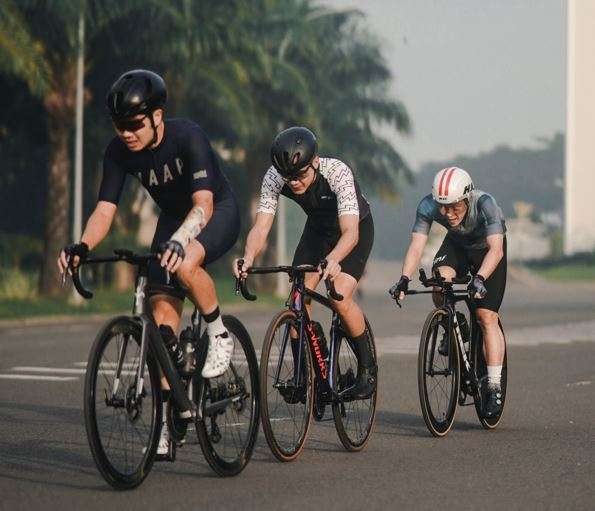 Tim Indomie Goreng Telor Dobel berhasil menjadi juara 1 Santini Local Legend TTT 25K Surabaya. (Foto: Goldy)