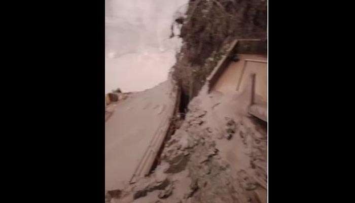 Jembatan Gladak yang hubungkan Malang-Lumajang terputus akibat erupsi Gunung Semeru. (Foto: Istimewa)
