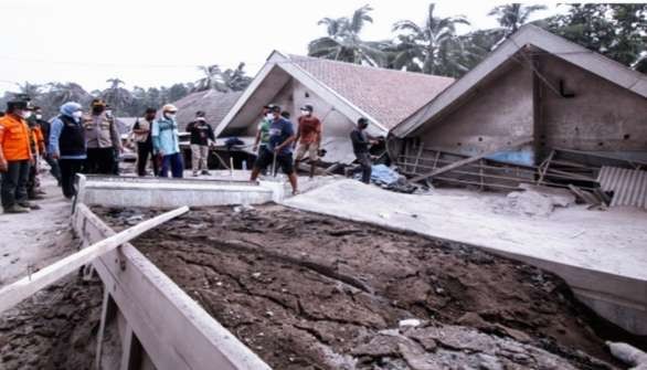 Pemkab Situbondo segera kirim bantuan untuk warga Lumajang korban bencana erupsi Gunung Semeru. (Foto: Humas Pemprov Jatim)