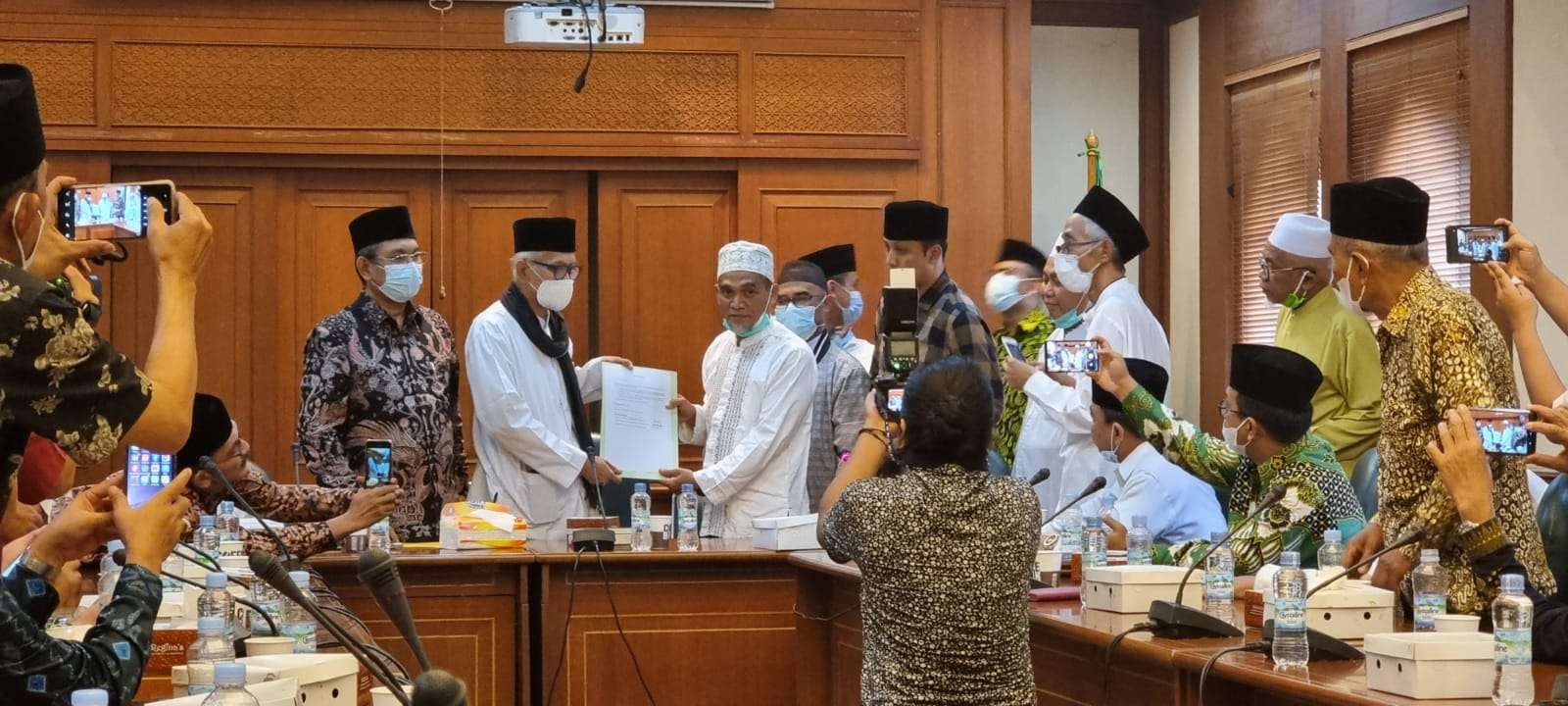 Rais Aam PBNU KH Miftachul Akhyar saat menerima dukungan para ulama dari 27 PWNU di Jakarta. (Foto:Istimewa