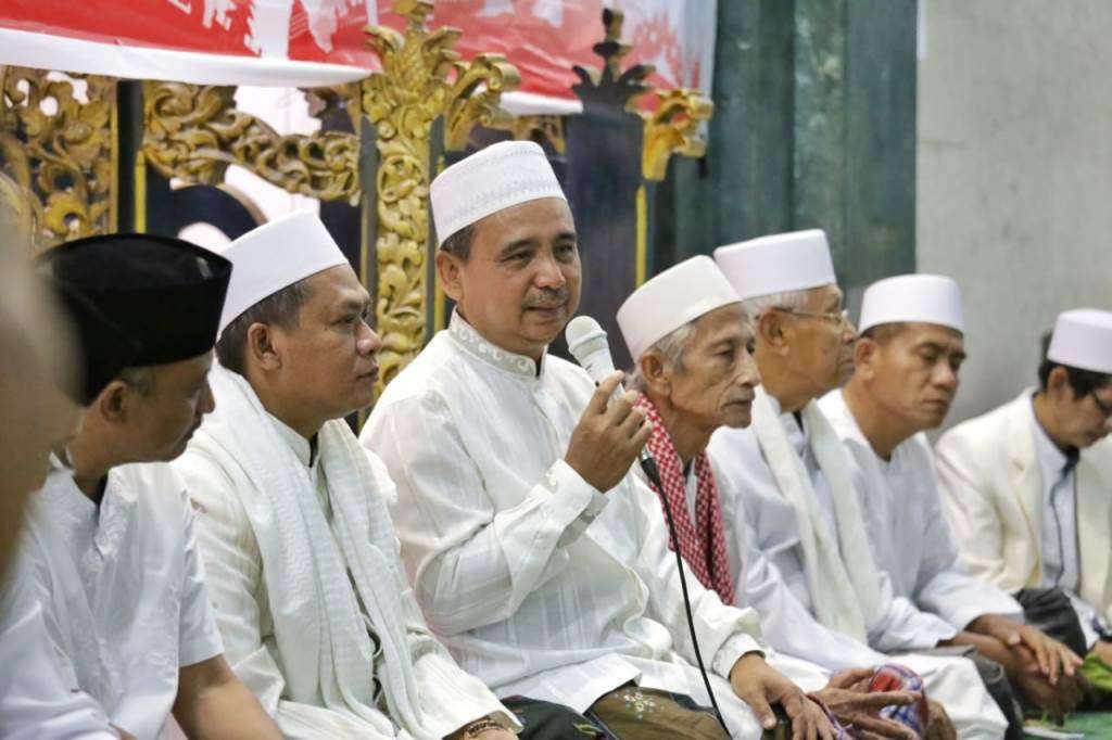 Para ulama dan tokoh masyarakat dalam suatu kegiatan di Masjid Agung Anas Mahfudz Lumajang. (Foto: Istimewa)