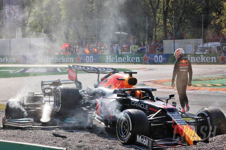 Max Verstappen dan Lewis Hamilton terlibat kecelakaan kontroversial di Silverstone dan Monza. (Foto: Crash)