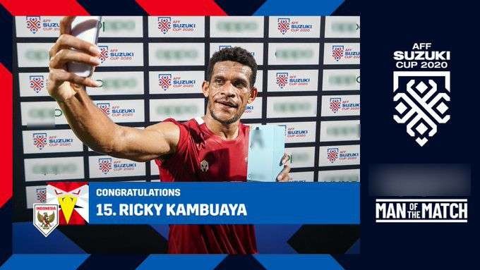 Ricky Kambuaya dinobatkan sebagai Man of the Match laga Timnas Indonesia vs Kamboja, Grup B Piala AFF di Bishan Stadium, Singapura, Kamis 9 Desember 2021. (Foto: Twitter AFF)