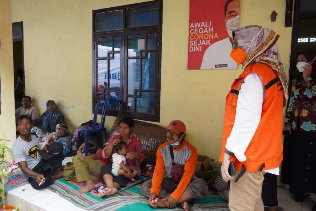 Wakil Bupati Lumajang meninjau lokasi pengungsi awan panas guguran Semeru. (Foto: Kominfo Lumajang)