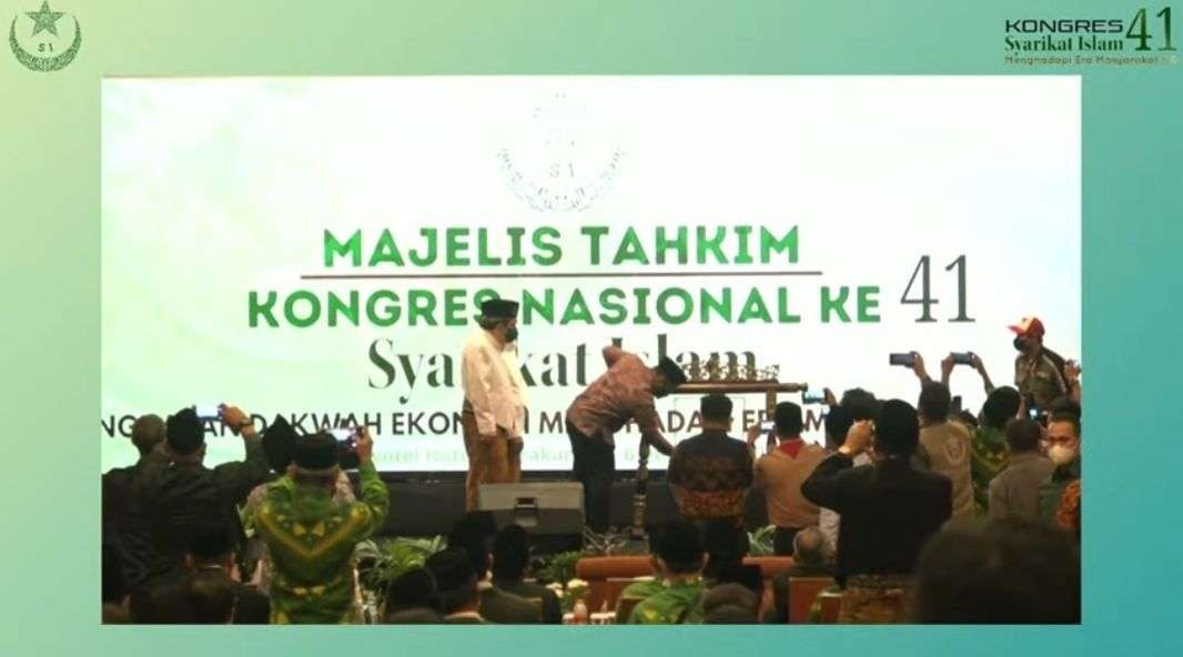 Mewakili Presiden RI Joko Widodo, Menteri Agama Yaqut Cholil Qoumas membuka Kongres Nasional atau Majelis Tahkim ke - 41 Syarikat Islam di Kota Surakarta, Jumat 3 Desember 2021  malam. 