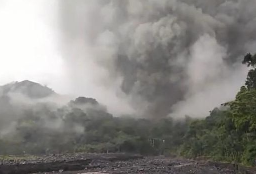 Ilustrasi bencana erupsi Gunung Semeru. (Foto: Istimewa)