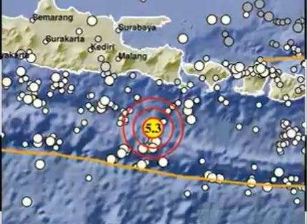 BMKG menginformasikan gempa di Jember, Jawa Timur, Senin 13 Desember 2021. (Grafis: Twitter @infobmkg)