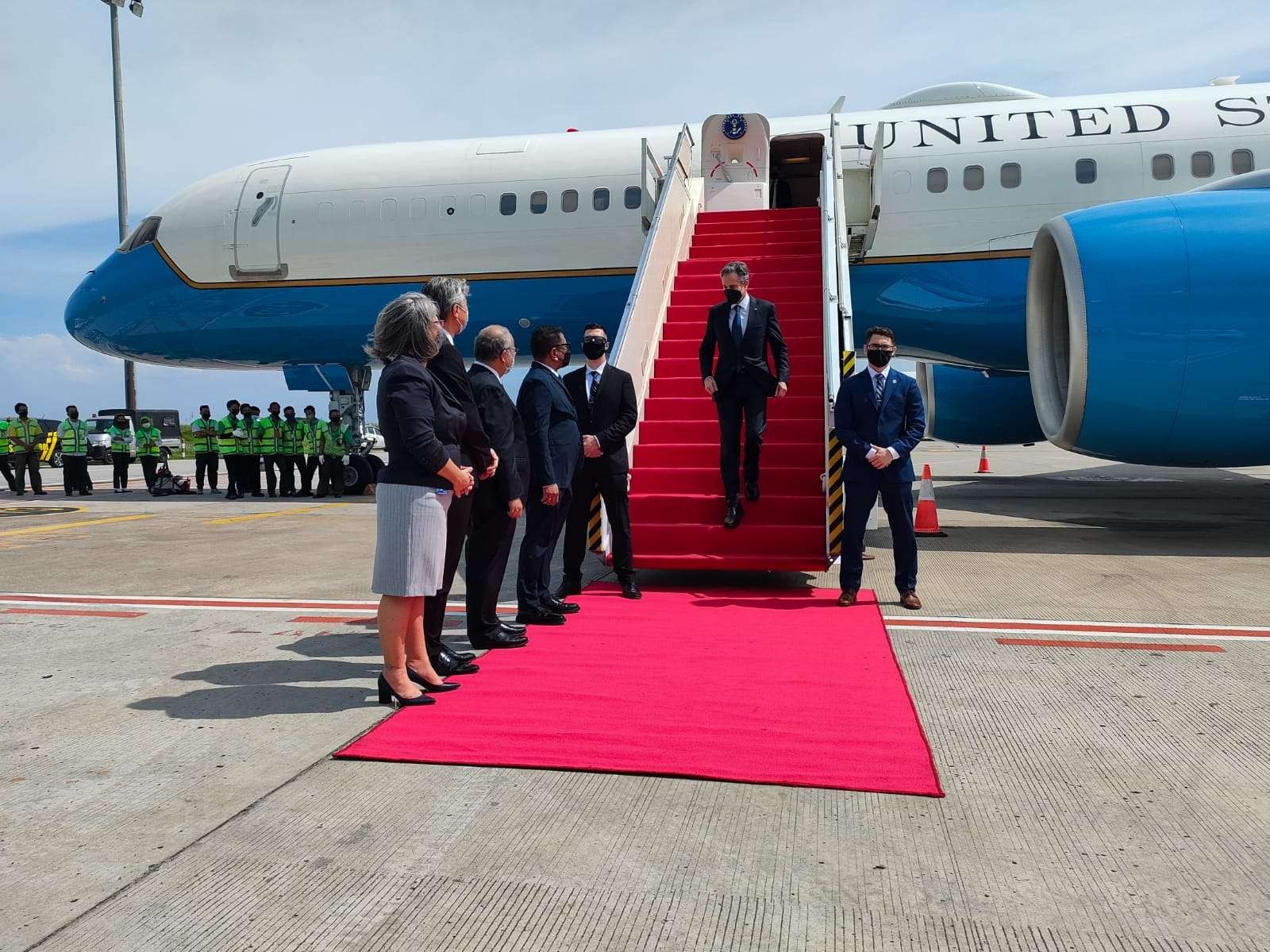 Menteri Luar Negeri Amerika Serikat (AS) Antony Blinken, tiba di Indonesia pada Senin 13 Desember 2021 siang. (Foto: Kemlu-RI)