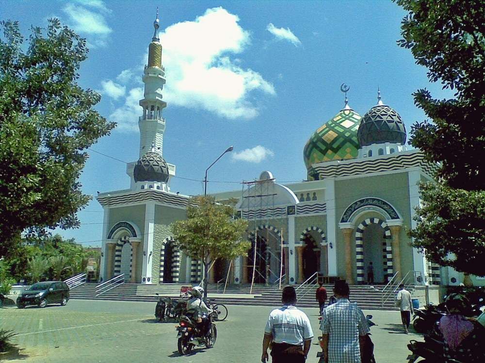 Masjid Agung Darul Falah, Pacitan, Jawa Timur. (Foto: travellers)