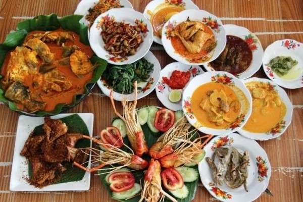 Ilustrasi berbagai makanan khas Riau yang dipengaruhi oleh budaya Melayu. (Foto: Istimewa)