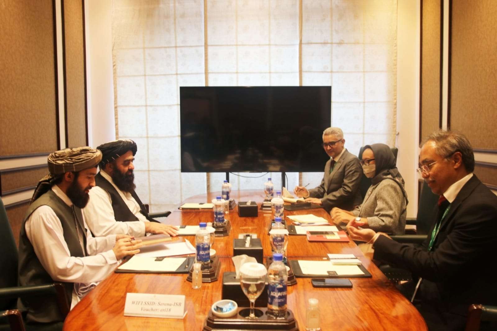 Menlu RI Retno Marsudi menggelar pertemuan dengan perwakilan Taliban Mullah Amir Khan Muttaqi, Minggu 19 Desember 2021 di Islamad, Pakistan. (Foto: Kemlu-RI)