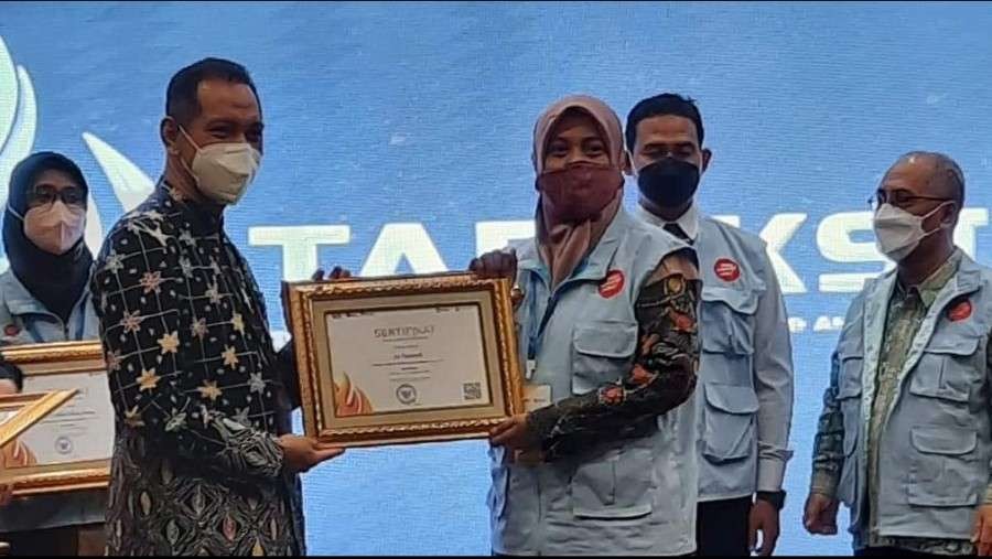 Guru madrasah terima penghargaan KPK di Jakarta. (Foto: Kemenag)