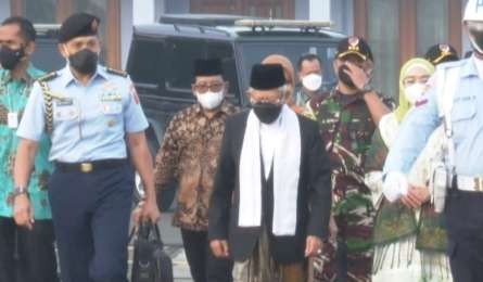 Wapres KH Ma'ruf Amin meninggalkan Pangkalan TNI AU Halim Perdana Kusuma (foto: istimewa)