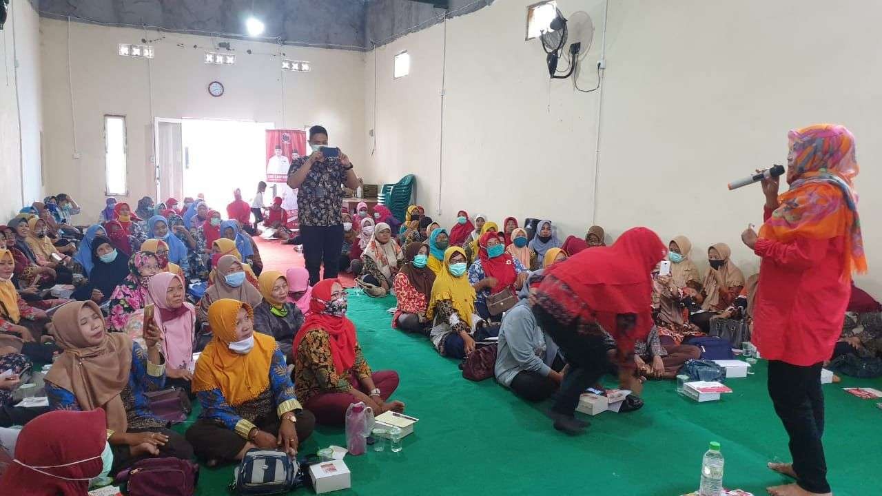 Peran besar kaum wanita atau ibu-ibu dalam ruang publik dan politik PDIP Surabaya. (Foto: PDIP Surabaya)