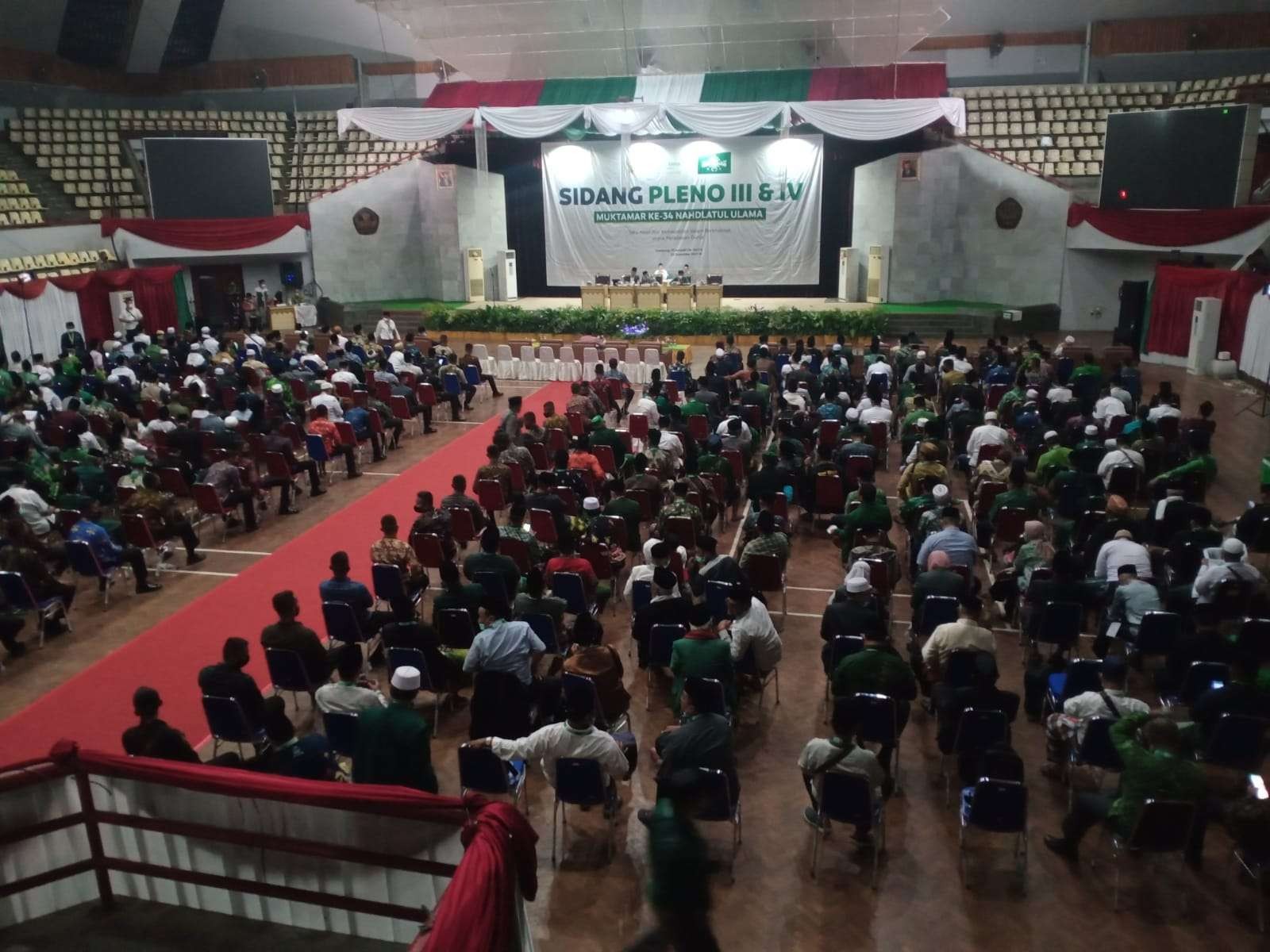 Sidang Pleno menentukan anggota Ahlul Halli wal-Aqdi dalam Muktamar NU di Lampung.