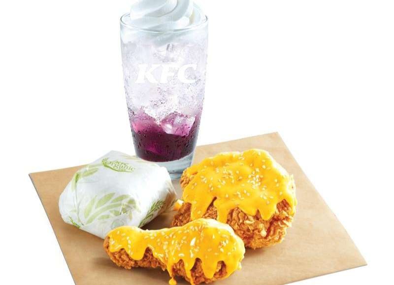 Menu Nostalgia, Hot & Cheesy Chicken Dalam Golden Combo yang dihadirkan KFC. (Foto: istimewa)