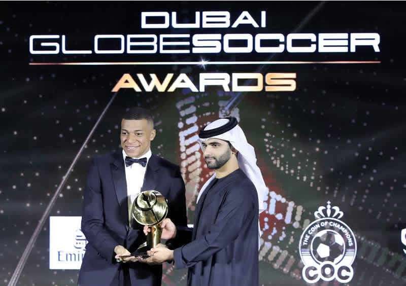 Kylian Mbappe Kylian Mbappe dinobatkan sebagai pesepakbola terbaik oleh Globe Soccer Awards alias Dubai d'Ors di Dubai. (Foto: Istimewa)