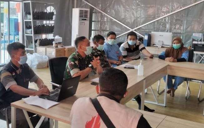 Petugas RSDL Bangkalan mulai mempersiapkan diri menyambut kedatangan PMI. (Foto: Istimewa)