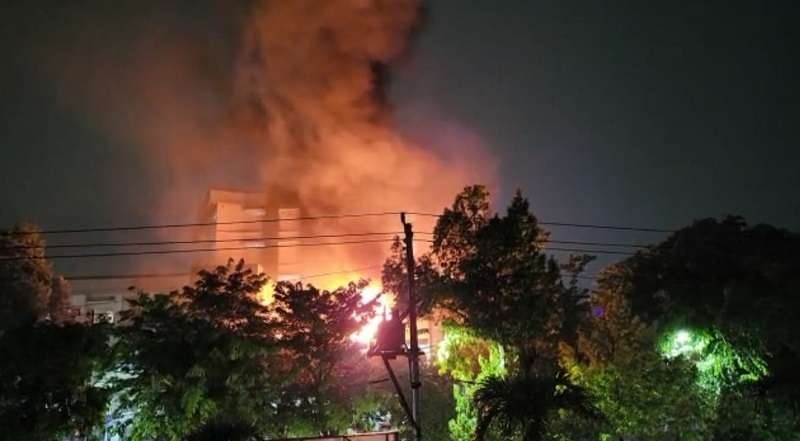 RS Kariadi Semarang terbakar. (Foto: Tangkapan layar)