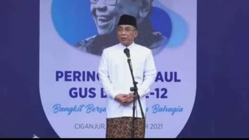Ketua Umum PBNU KH Yahya Cholil Staquf memberi sambutan dalam Haul Gus Dur di Ciganjur Jakarta