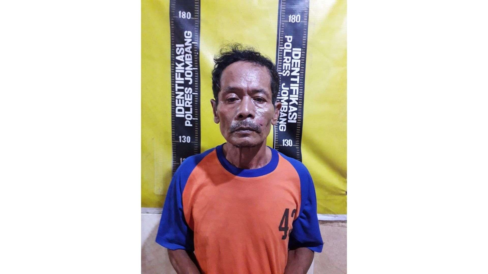 Kasan Trimo Joyo, 51, sopir ambulance asal Desa Rejoagung, Kecamatan Ngoro, Kabupaten Jombang. (Foto: Istimewa)