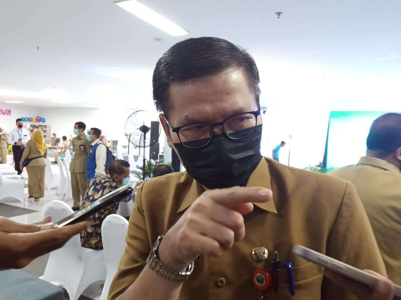 Kepala Dinas Kesehatan (Dinkes) Kota Malang, dokter Husnul Mu'arif saat berada di Mal Pelayanan Publik (Foto: Lalu Theo/ngopibareng.id)