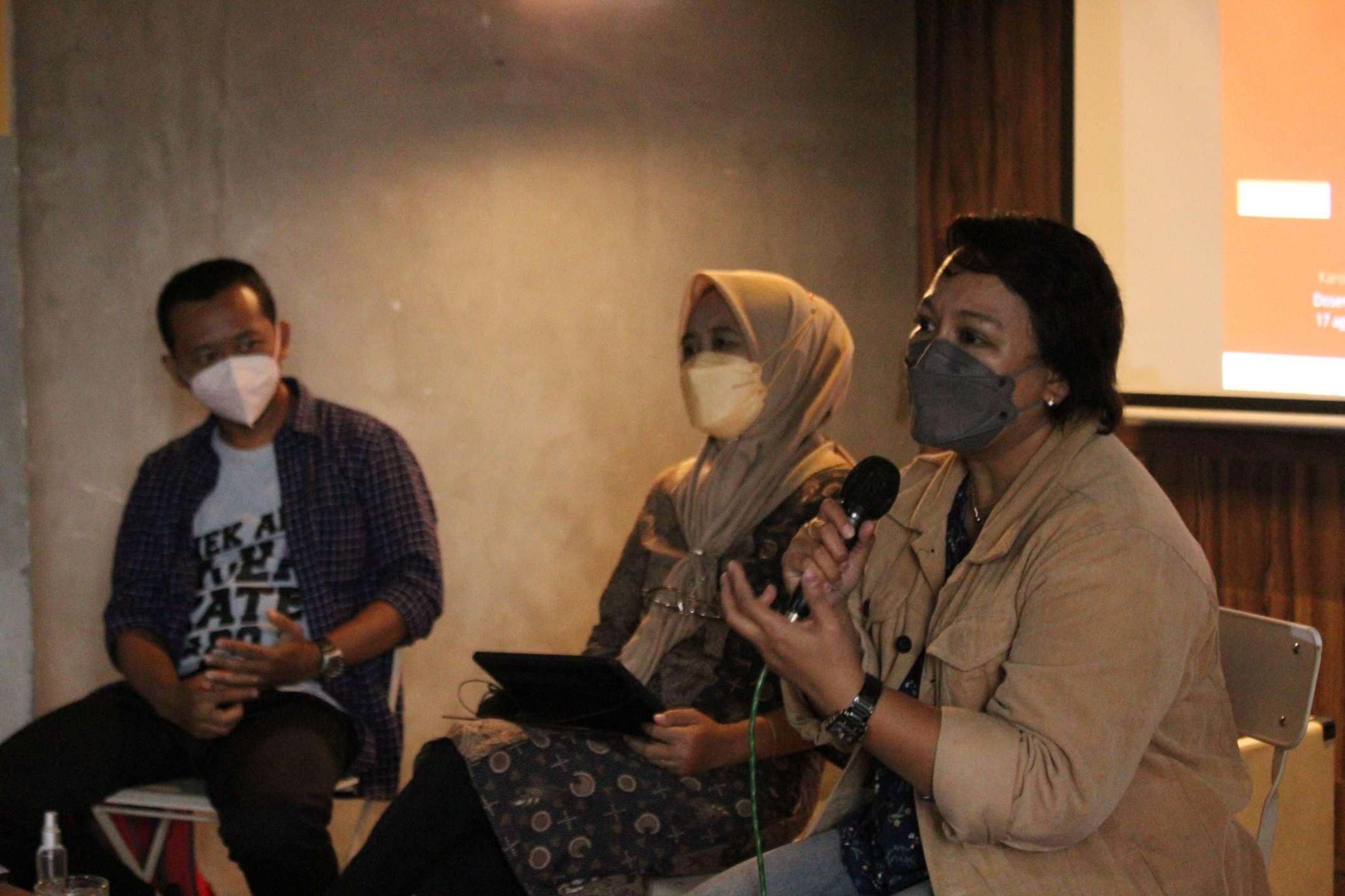 Diskusi publik bertajuk tentang kekerasan seksual yang terjadi di lembaga pendidikan tinggi yang digagas LPM Acta Surya. (Foto: Istimewa)