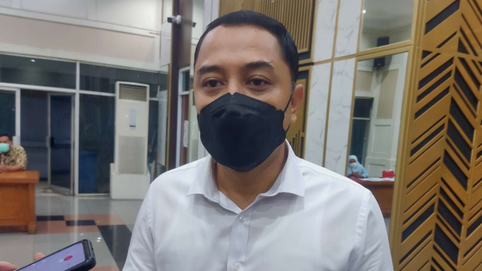 Walikota Surabaya, Eri Cahyadi saat ditemui di Kantor Pemkot Surabaya, Sabtu 8 Januari 2021. (Foto: Fariz Yarbo/Ngopibareng.id)