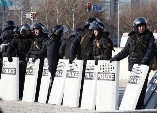 Polisi Kazakhstan siaga menghadang para demonstran. (Foto: Istimewa)