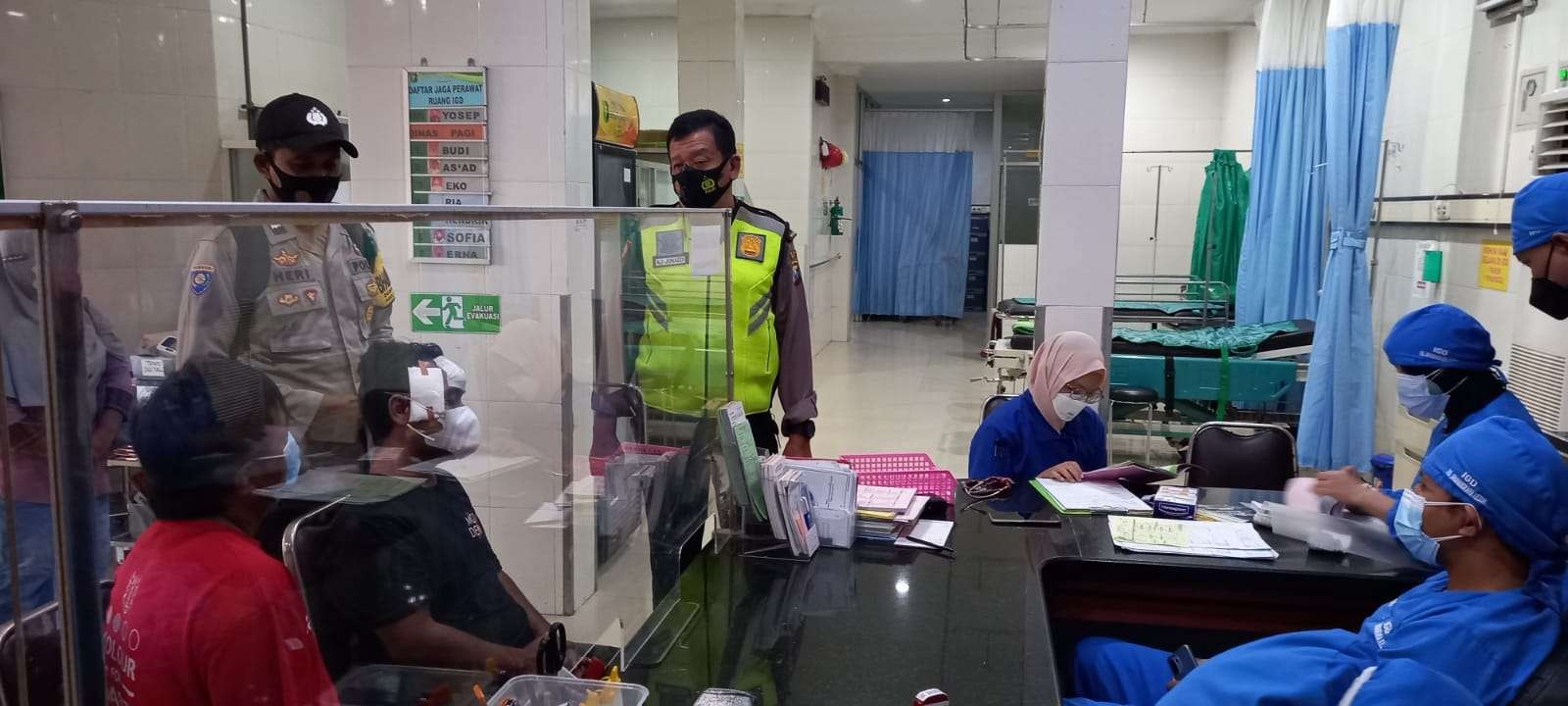 korban NH 34 tahun warga Desa Kepuh Rejo Kecamatan Gampeng Rejo Kabupaten Kediri harus menjalani perawatan di rumah sakit karena aksi percobaan bunuh dirinya. (Foto: Istimewa)