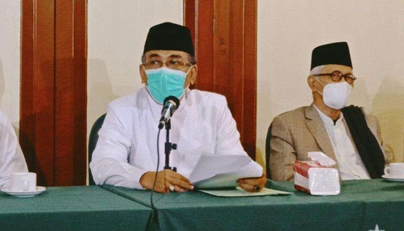 KH Yahya Cholil Staquf saat mengumumkan susunan pengurus PBNU yang baru, didampingi Rais Aam KH Miftachul Akhyar di PBNU Jakarta. (Foto: Istimewa)