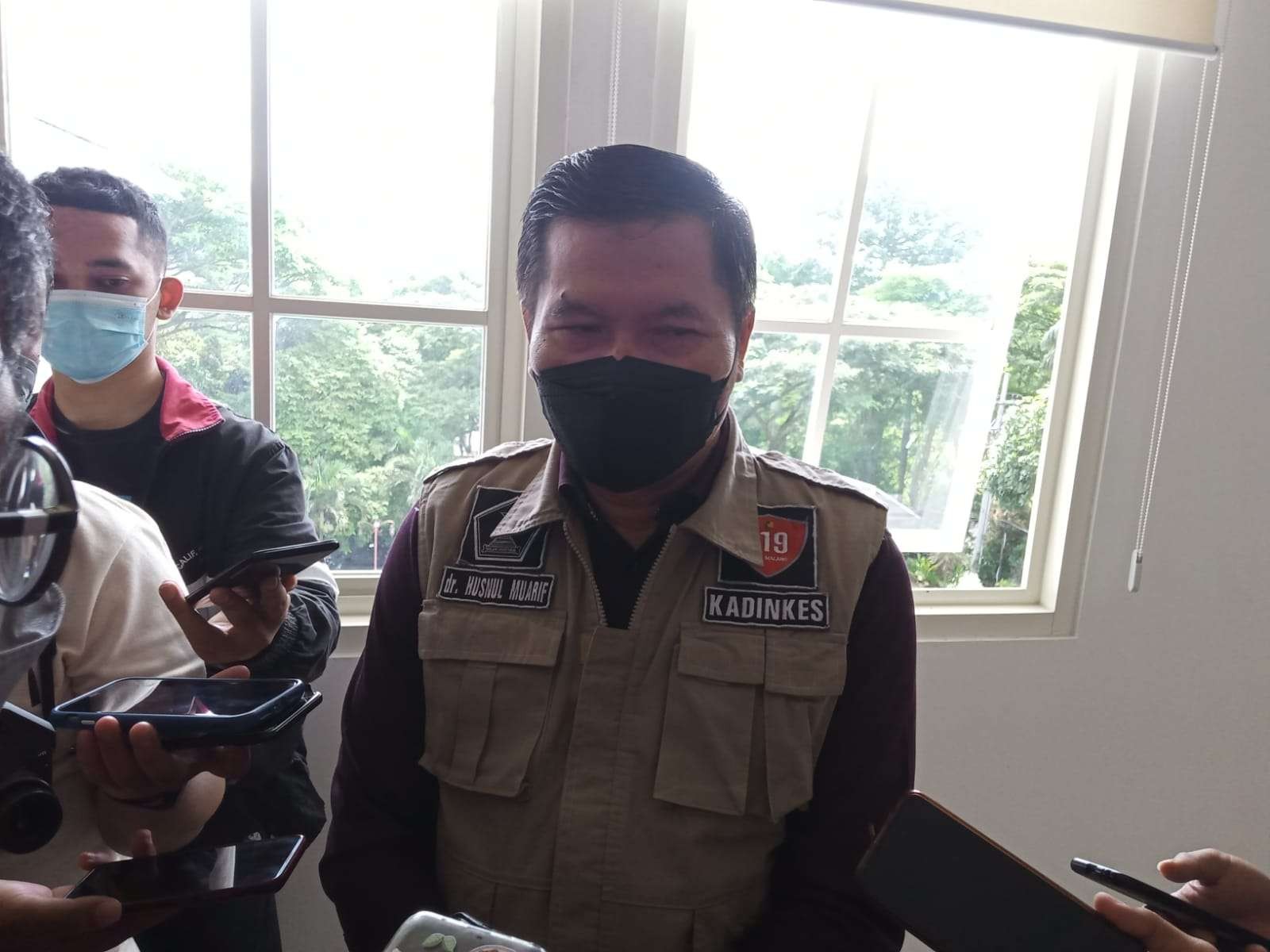 Kepala Dinas Kesehatan (Dinkes) Kota Malang, dokter Husnul Mu'arif saat berada di Mini Block Office (Foto: Lalu Theo/ngopibareng.id)