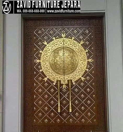 Ornamen pintu ala Masjid Nabawi Madinah. (Ilustrasi)