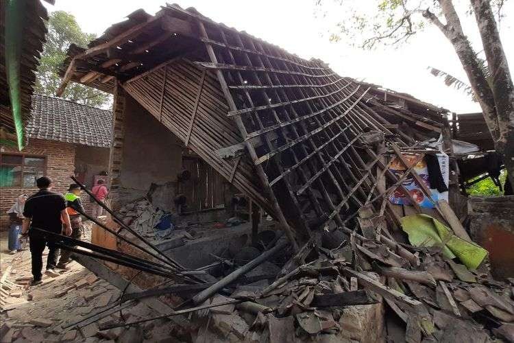 Rumah warga rusak berat akibat gempa magnitudo 6,6 di Banten. (Foto: Ant)