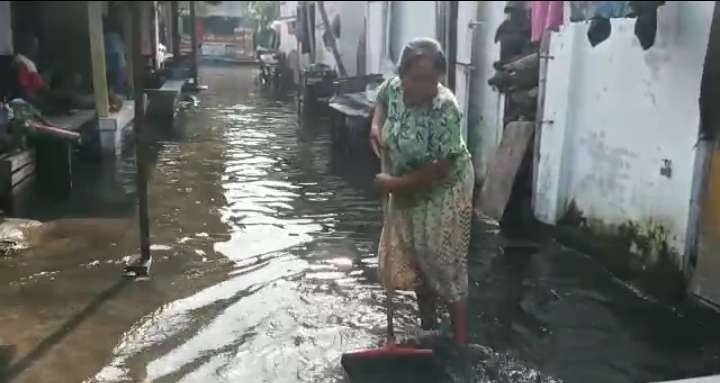 Permukiman di Jalan Belanak, Kelurahan Mayangan, Kecamatan Mayangan, Kota Probolinggo “langganan” banjir di musim hujan. (Foto: Ikhsan Mahmudi/Ngopibareng.id)