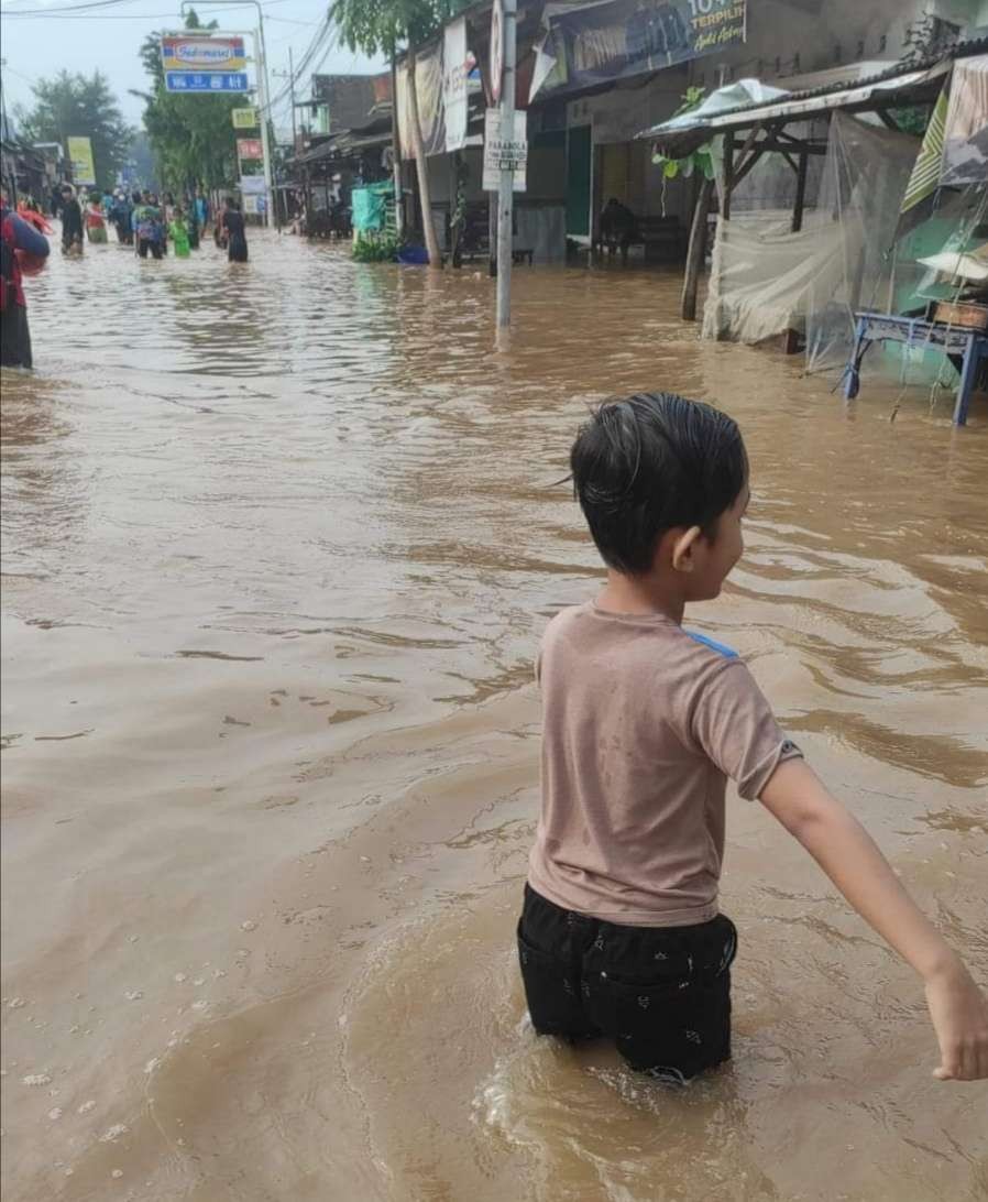 Banjir melanda Kabupaten Pasuruan (Foto: Istimewa)