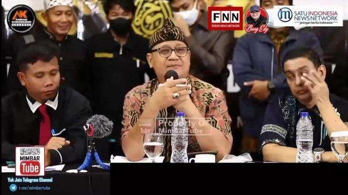 Edy Mulyadi saat konferensi pers menyinggung soal Ibu Kota Negara (IKN) baru dan Menhan Prabowo Subianto. (Foto: Tangkapan layar)