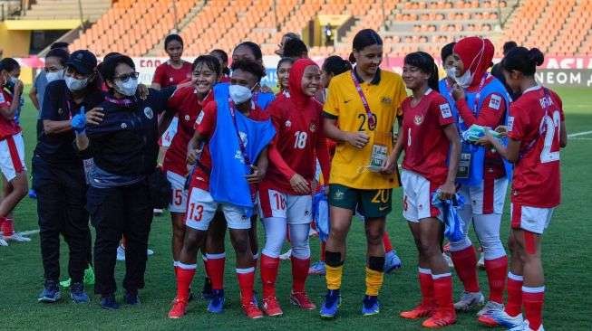 Pemain Timnas Putri Indonesia setelah berlaga dengan Timnas Australia. (Foto: Istimewa)