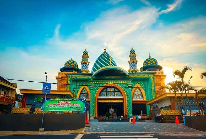 Masjid Agung Al Fattah Mojokerto, bersejarah. (Foto: Istimewa)