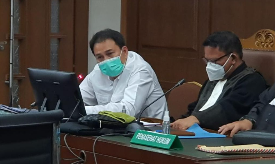 Mantan Wakil Ketua DPR RI, Azis Syamsuddin saat menjalani sidang kasus suap terhadap eks penyidik KPK. (Foto: Istimewa)