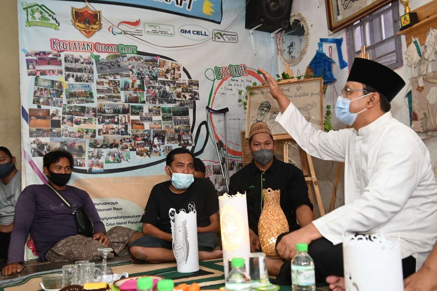Walikota Saifullah Yusuf mengunjungi Oemah Craft milik disabilitas. (Foto: Istimewa)