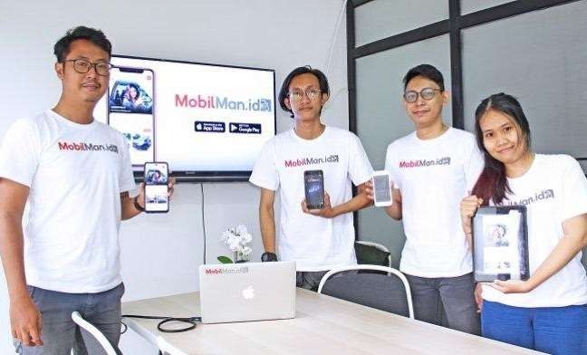 CEO Mobilman.id Danang Wikanto (kiri) saat soft launching Mobilman.id di Jakarta, akhir tahun lalu.