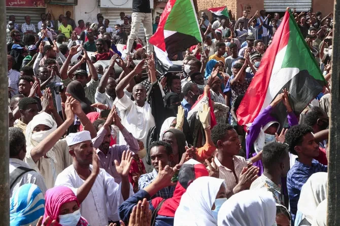 Aksi demonstrasi di ibukota Sudan, Khartoum, sedang menuju ke istana presiden. (Foto: Arabnews)