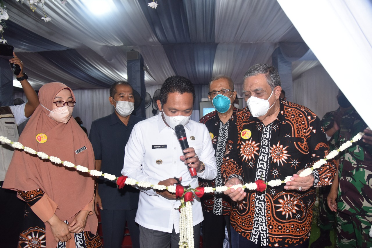 Thoriqul Haq ketika resmikan RS Wijaya Kusuma. (Foto: Kominfo Lumajang)