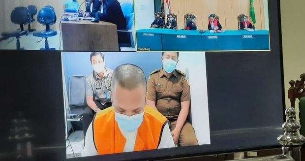 Sidang Tubagus Joddy, sopir maut Vanessa Angel dan Bibi Ardiansyah digelar secara luring di Pengadilan Negeri Jombang dan Lapas Jombang, Kamis 27 Januari 2022. (Foto: Istimewa)