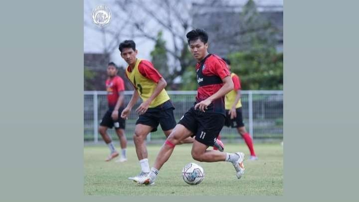 Pemain Arema FC saat menjalani sesi latihan jelang laga selanjutnya melawan Persipura Jayapura. (Foto: Instagram @aremafcofficial)