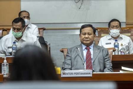 Menteri Pertahanan Prabowo Subianto mengikuti rapat kerja dengan Komisi I DPR di Kompleks Parlemen, Senayan, Jakarta, Kamis 27 Januari 2022. (Foto: Istimewa)