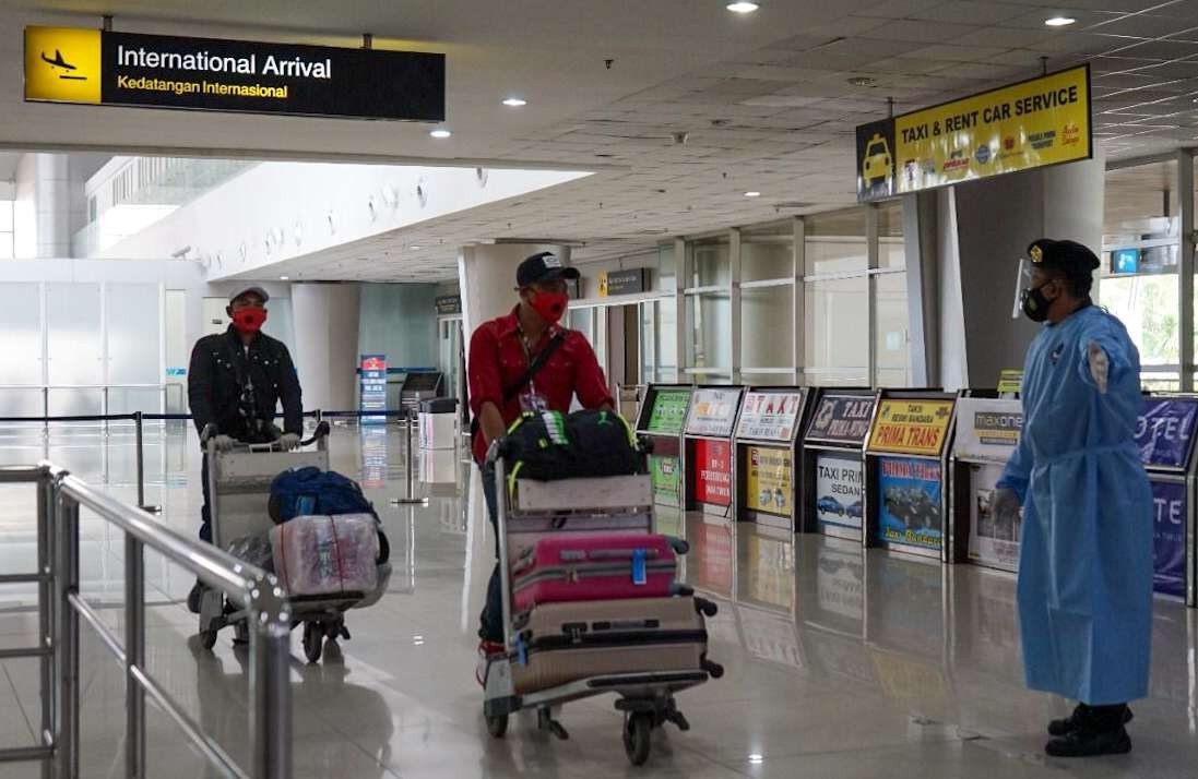 Kedatangan penumpang luar negeri di Bandara Internasional Juanda (foto :istimewa)