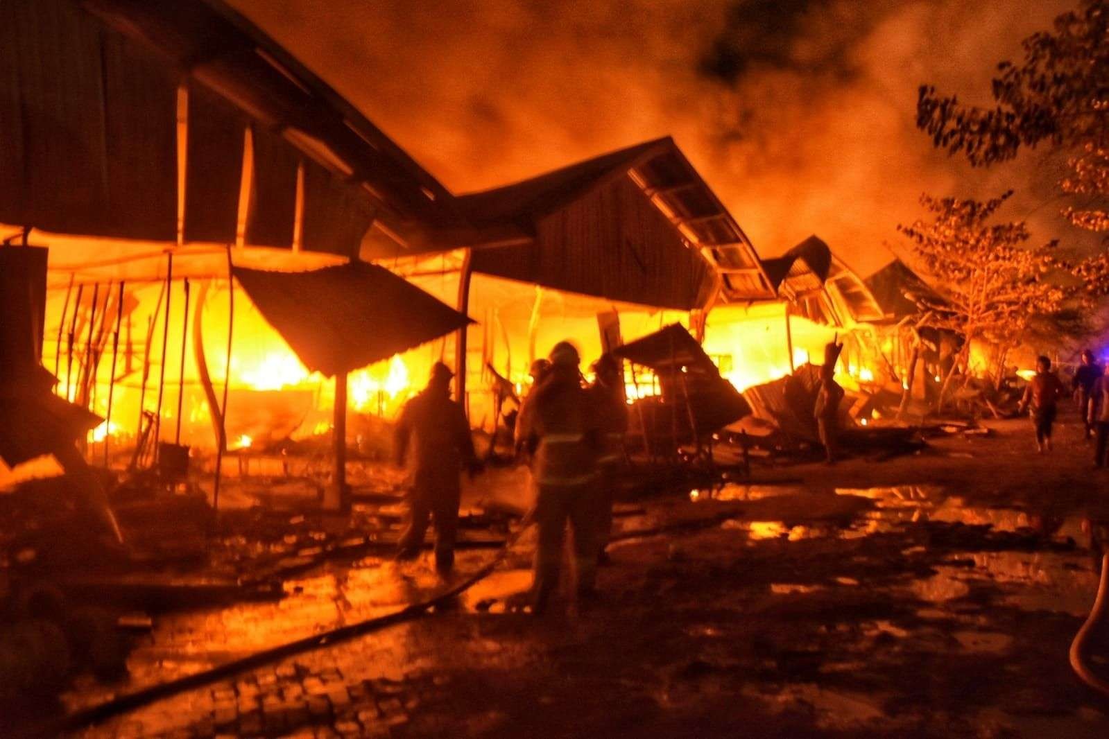 Pasar Johar Semarang terbakar. (Foto: Istimewa)
