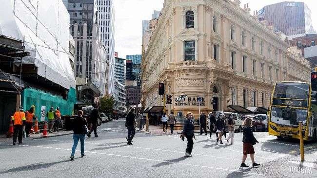 Suasana kota di Selandia Baru secara pelahan pembatasan Covid-19 diperlonggar. (Foto: Reuters)